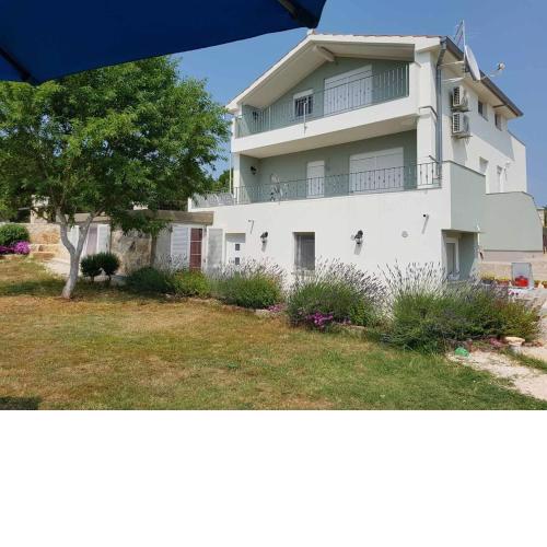 Casa Monshego