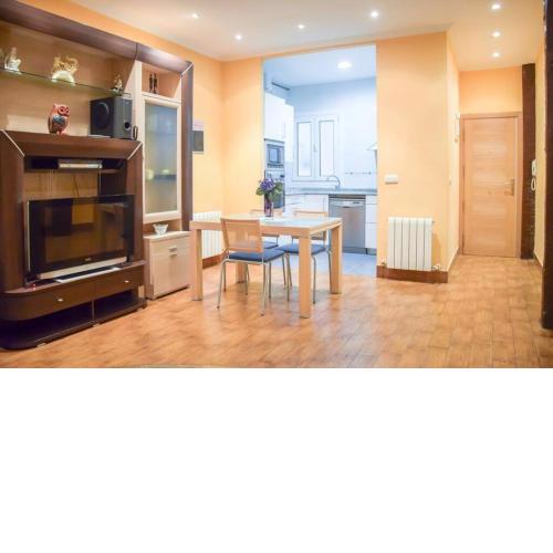 Casa Naranja - Centrally located, spacious, unique
