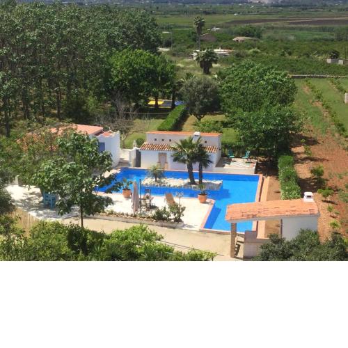 Casa on large property with private Pool
