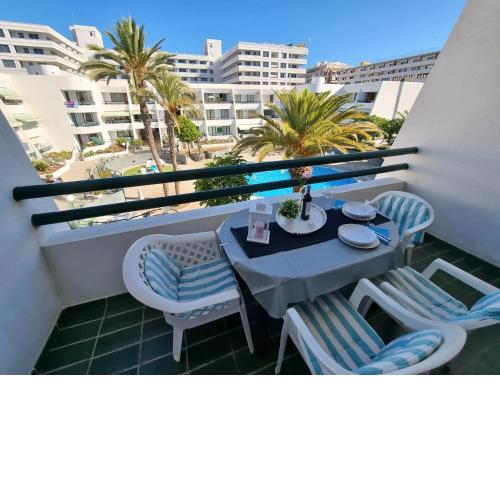 Casa Palmera 3 only 150 metres to the beach, heated pool, Wifi, SAT-TV, balcony