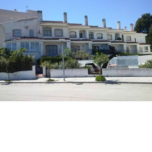 Casa pareada delante del mar