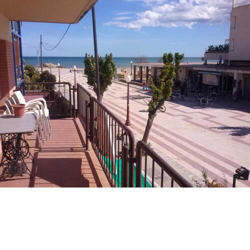 Casa preciosa junto al mar WIFI y AC