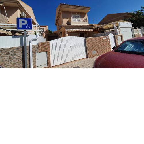 Casa puerta de hierro