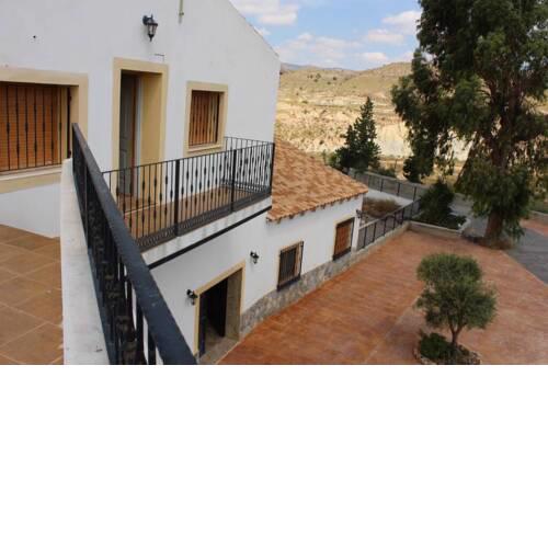 Casa rural cerca del río Chícamo
