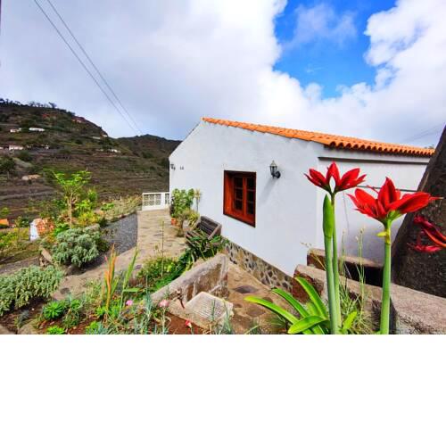 Casa Rural con barbacoa y vistas a la montana, 2 dormitorios en Agulo