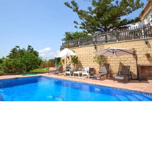Casa rural con piscina , barbacoa y parking en Mijas