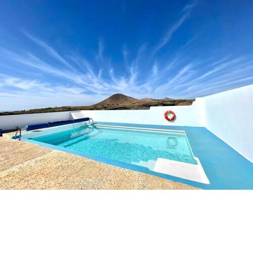 Casa Rural con piscina y estupenda vista a Volcan, Lanzarote