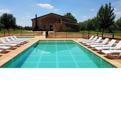 Casa rural en Girona 8 habitaciones hasta 30 personas piscina privada