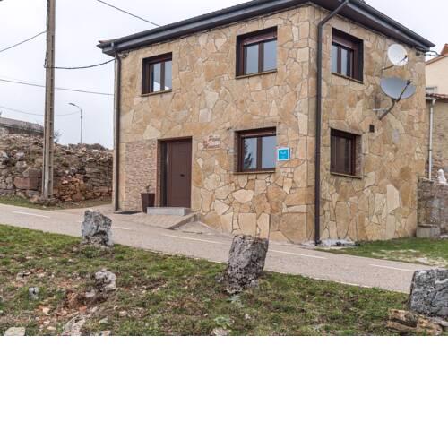 Casa rural en Valoporquero de Torío León cerca de la cueva