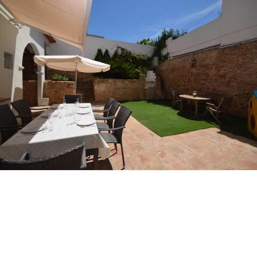 CASA SEÑORIAL EN EL CENTRO CON GRAN PATIO