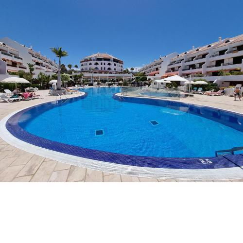 Casa Teide, ground floor Apartment Parque Santiago 1, heated pool, 100 m to sea and beach, wifi