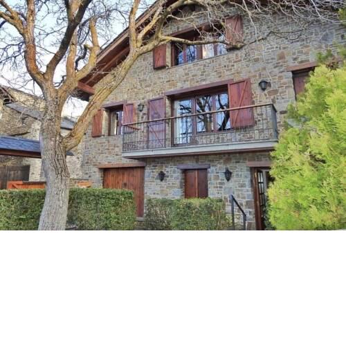 CASA UNIFAMILIAR 8 pax con jardín URTX - CERDANYA