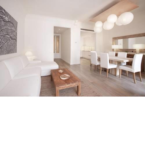 Casanova Charm 4BDR Apartment