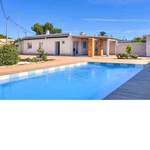 Casas Devesa Villa Sleeps 4 with Pool
