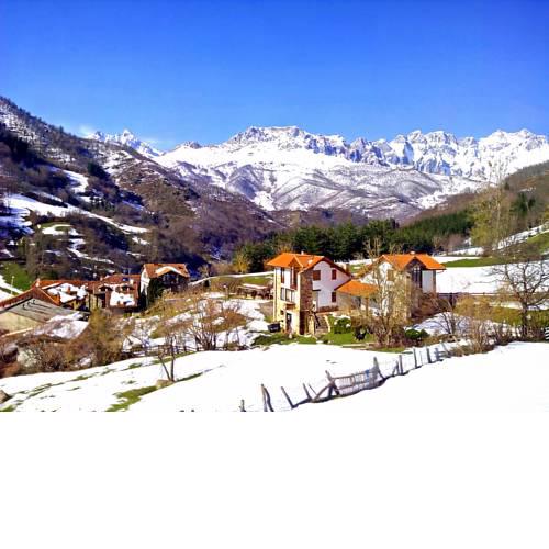 Casas Rurales y Apartamentos La Hornera