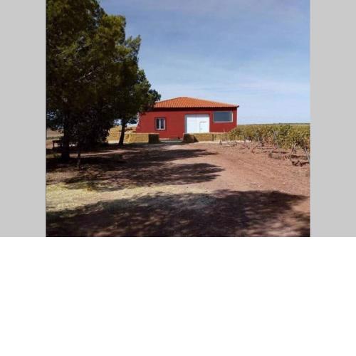 Casita de campo con vistas a una laguna