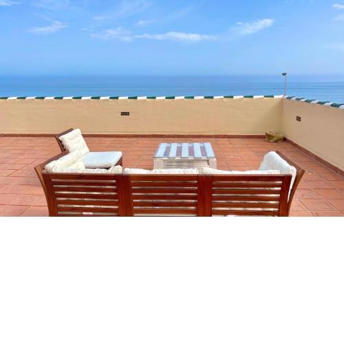 Casita de Poniente, un precioso balcón al mar.