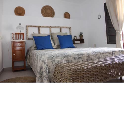 Casita de pueblo reformada, terraza con vistas preciosas y Parking privado