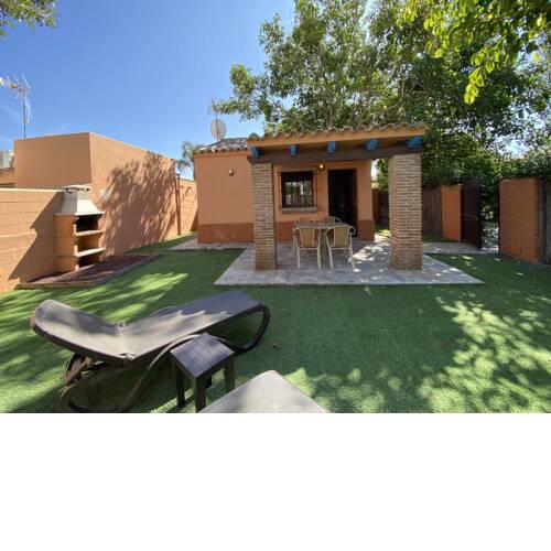 Casita para 2 personas con jardín privado y piscina compartida