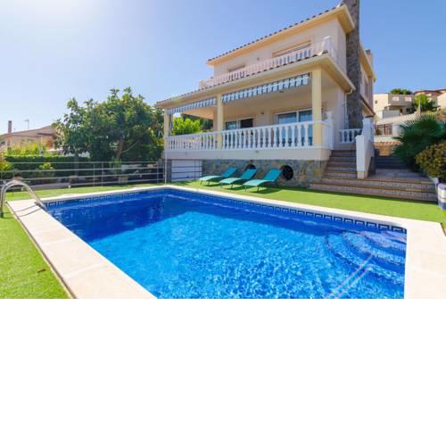 Castellet Villa Sleeps 8 with Pool