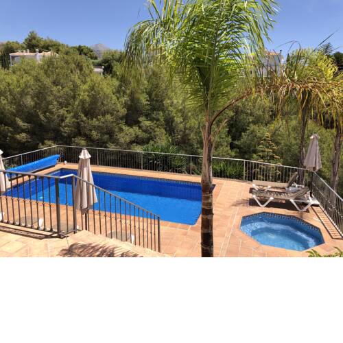 Castillo de Los Angeles, Luxury Villa with Pool and Jacuzzi