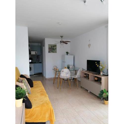 Castillo Holiday Apartment- Puerta del Sol 245