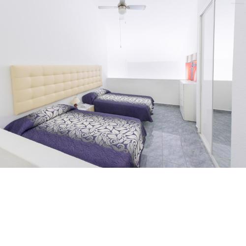 Castle Harbour 13 - One Bed privately owned accommodation in Los Cristianos