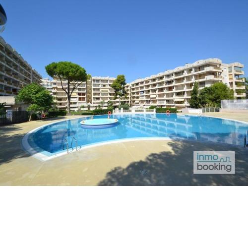 Cat92 Beach Salou, Only Familias