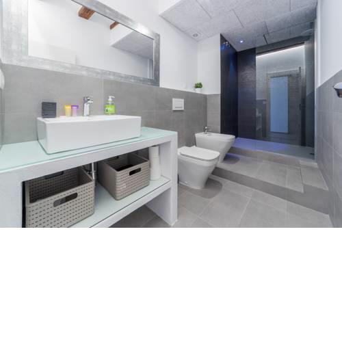 CATHEDRAL LUXURY TERRACE FLAT 2BR,2BA, A\C,Wifi