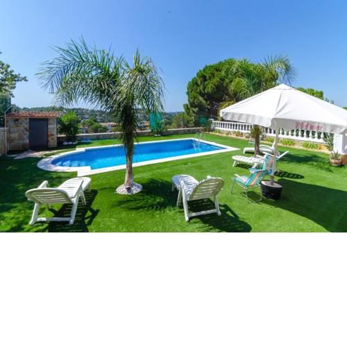 Caules Villa Sleeps 10 Pool WiFi