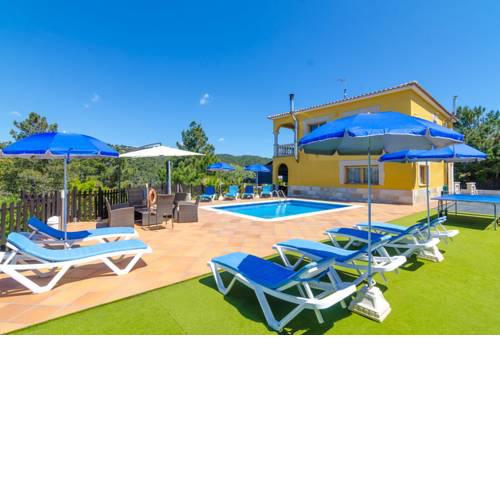 Caules Villa Sleeps 10 Pool WiFi