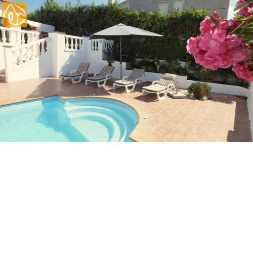 Caules Villa Sleeps 6 Pool WiFi