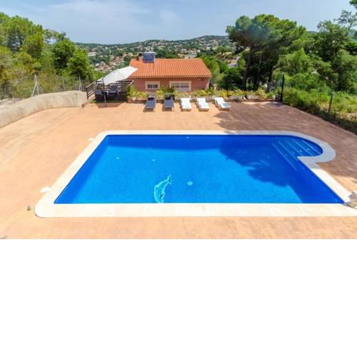 Caules Villa Sleeps 6 Pool WiFi