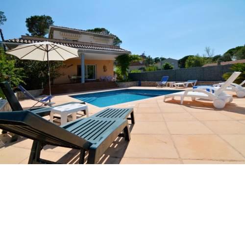 Caules Villa Sleeps 6 Pool