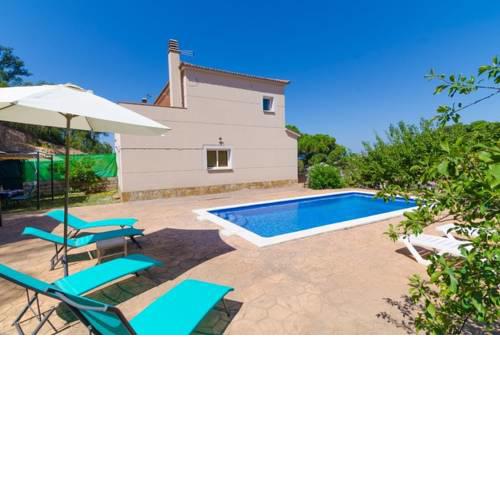 Caules Villa Sleeps 6 Pool