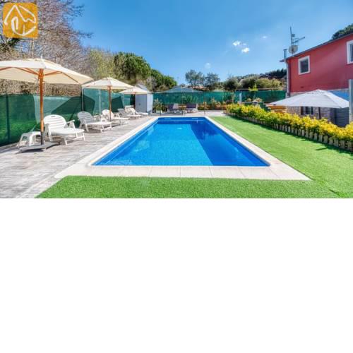 Caules Villa Sleeps 7 Pool WiFi