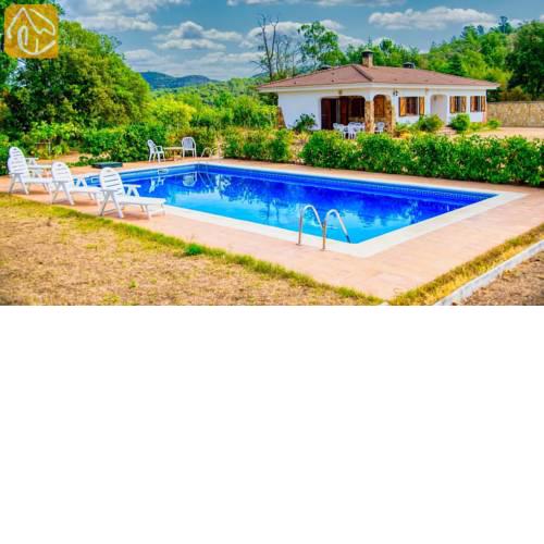 Caules Villa Sleeps 8 Pool WiFi