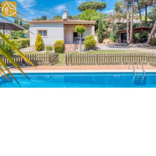 Caules Villa Sleeps 8 Pool WiFi