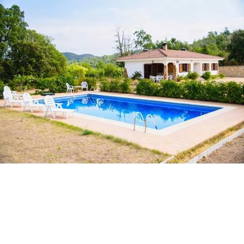 Caules Villa Sleeps 8 Pool WiFi