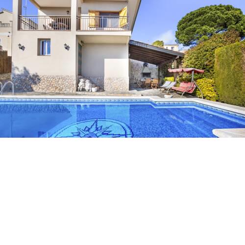 Caules Villa Sleeps 8 with Pool