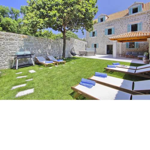 Cavtat Villa Sleeps 8 Air Con WiFi
