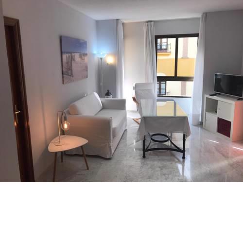 Center Flat Reyes Catolicos