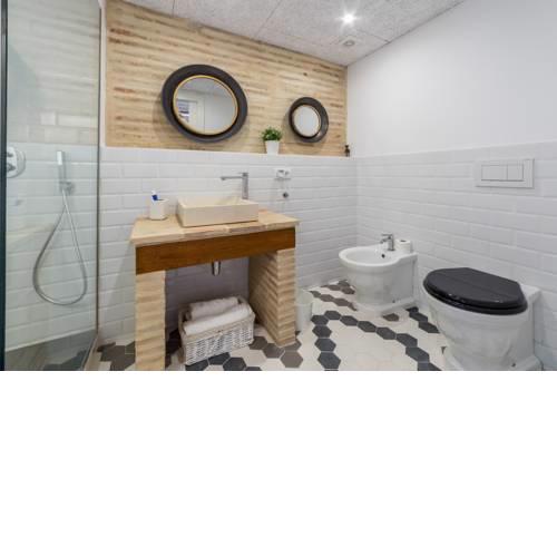 CENTER-Luxurious 1BR, 1BA-Terrace, WI-FI, A/C