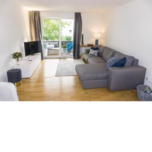 Central - Modern - Chic