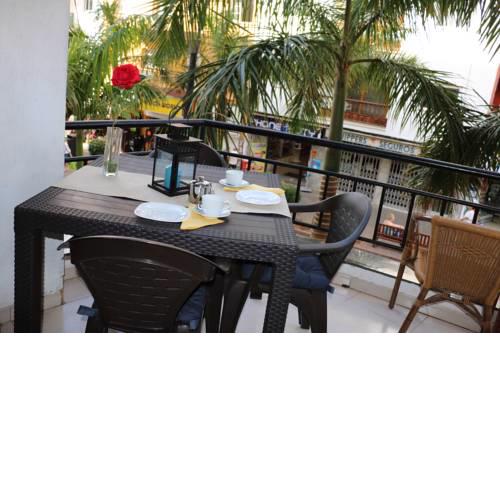 Central Apartment close to Iglesia, only 280 meters to the Las Vistas beach, balcony, wifi