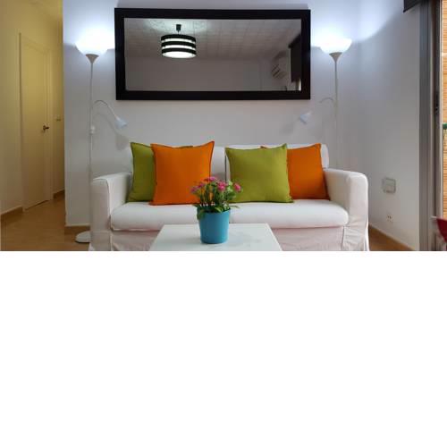 Central Apartment in Valencia with WIFI + Parking.