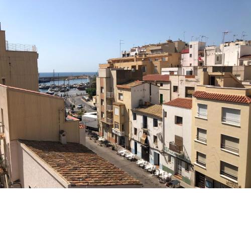 Central apartment with sea views