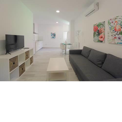 Central bus and train station apartment 6