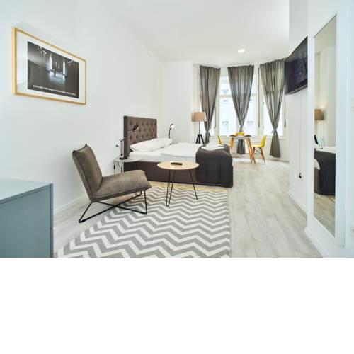 Central Downtown Apartments by Irundo