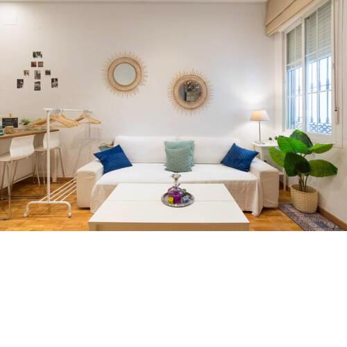 CENTRAL FLAT 2 MINUTES WALKING FROM CALLE LARIOS